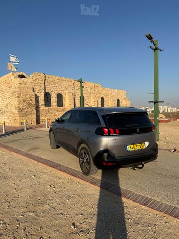 פיג'ו 5008