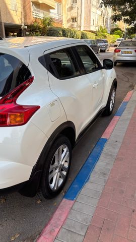 ניסאן ג'וק
