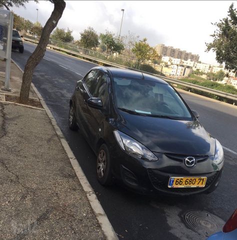 מודעת רכב מאזדה 2