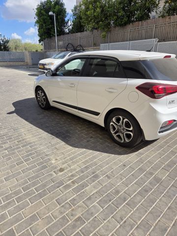 יונדאי i20