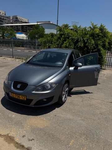 מודעת רכב סיאט לאון