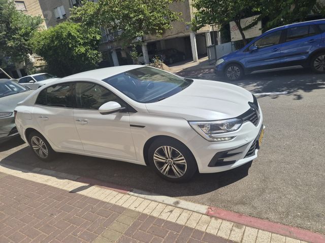 רנו מגאן