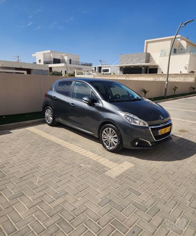 פיג'ו 208