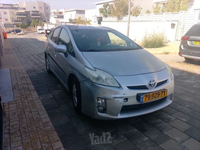 טויוטה פריוס