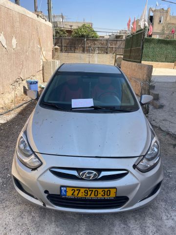 יונדאי אקסנט i25
