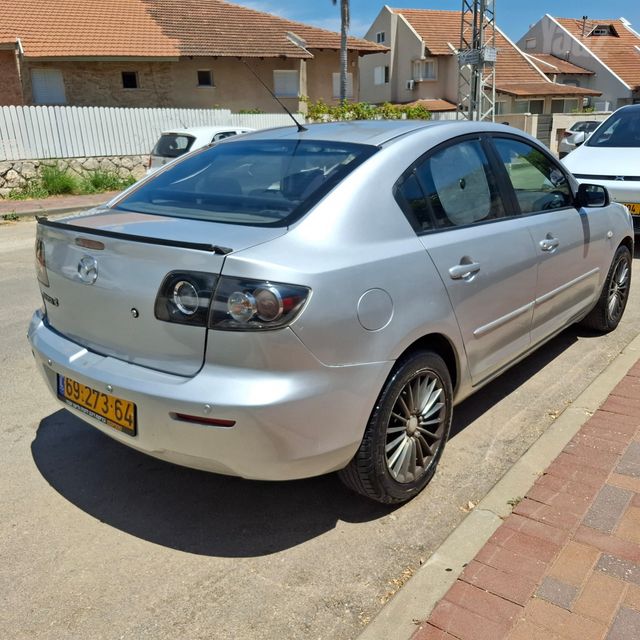 מאזדה 3