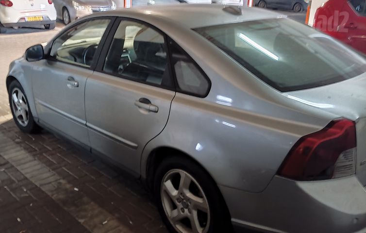 וולוו S40