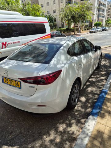 מאזדה 3