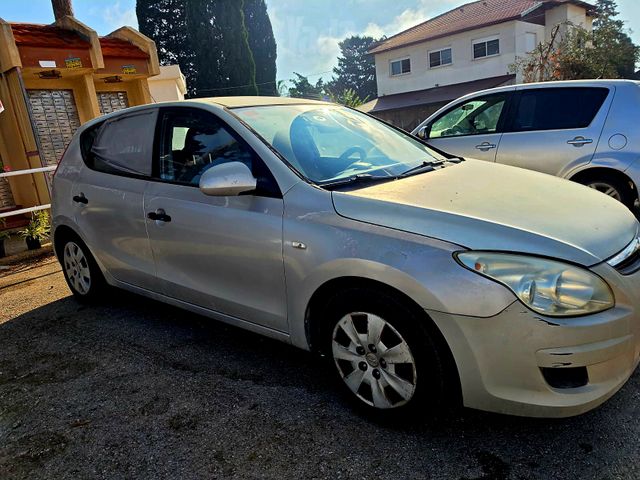 יונדאי i30