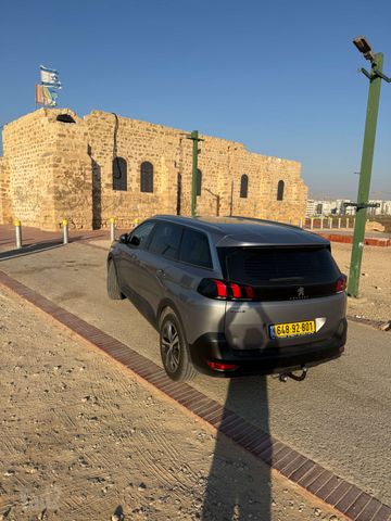 פיג'ו 5008