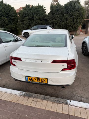 וולוו S90