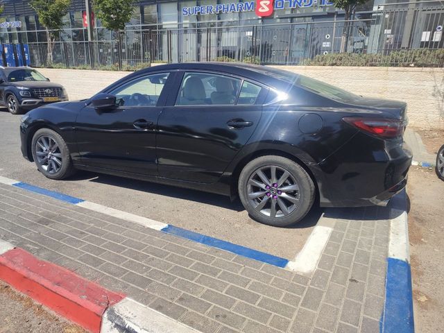 מודעת רכב מאזדה 6