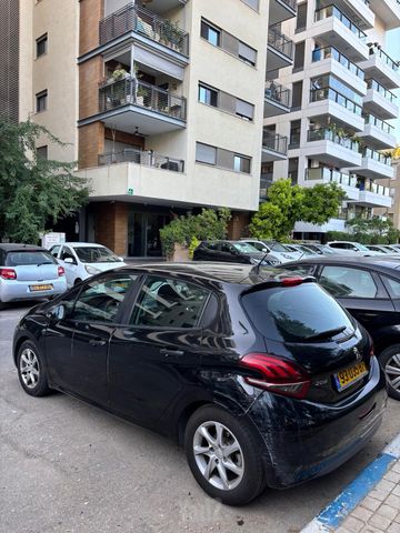 פיג'ו 208