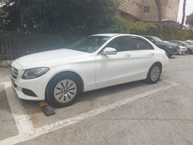 מודעת רכב מרצדס-בנץ C-class