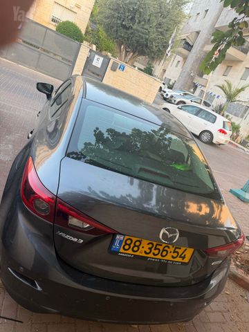 מאזדה 3