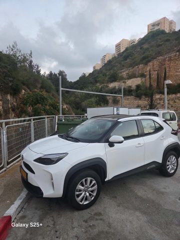 טויוטה יאריס קרוס