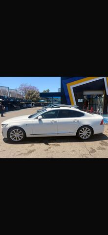 וולוו S90