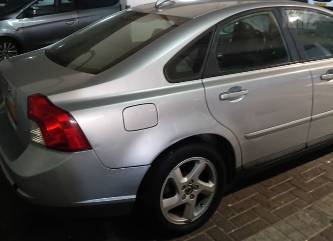 וולוו S40