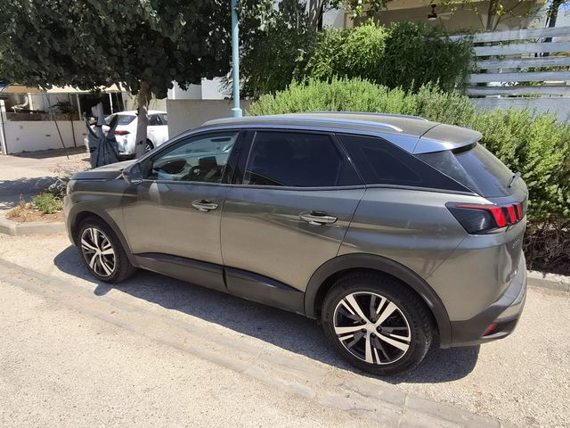 פיג'ו 3008