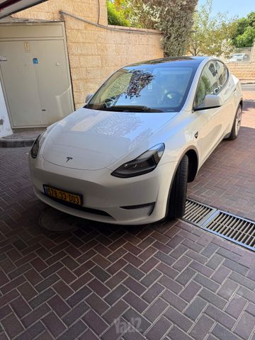 מודעת רכב טסלה מודל Y