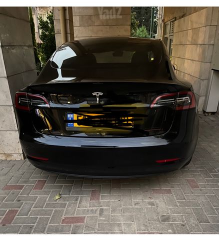 מודעת רכב טסלה מודל 3