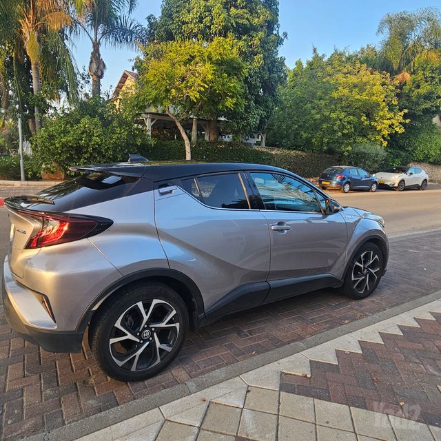טויוטה C-HR
