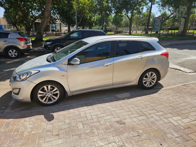 יונדאי i30