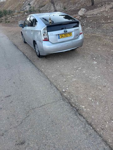 מודעת רכב טויוטה פריוס