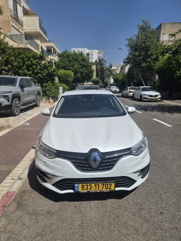 רנו מגאן