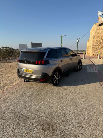 פיג'ו 5008