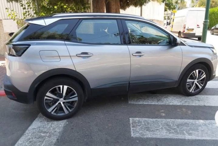 פיג'ו 3008