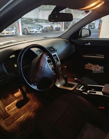 וולוו S40