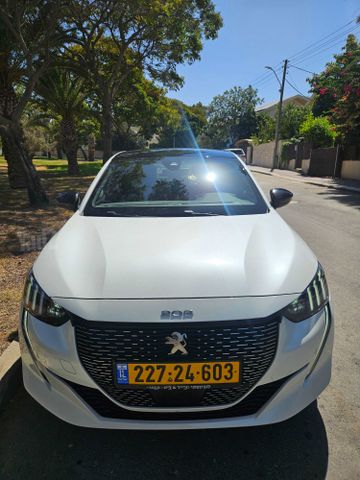 פיג'ו 208