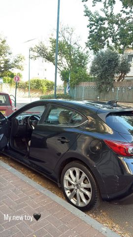 מודעת רכב מאזדה 3