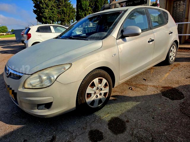 יונדאי i30