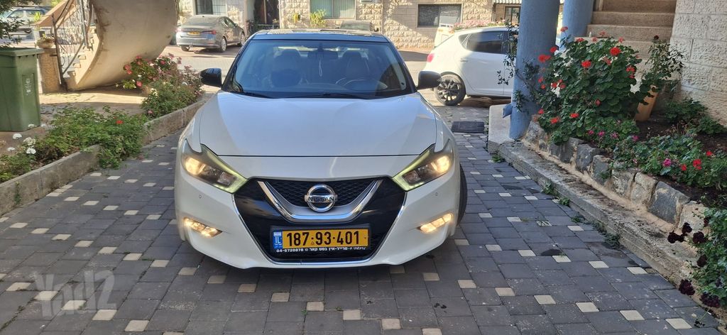 ניסאן מקסימה