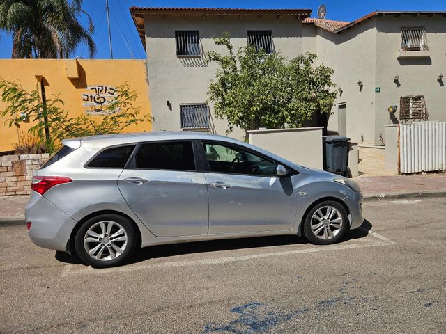 יונדאי i30