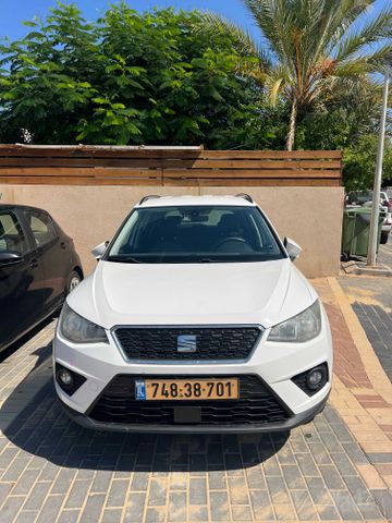 סיאט ארונה
