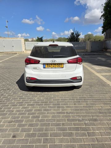 יונדאי i20