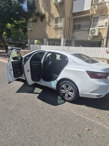 רנו מגאן