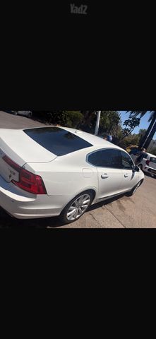 וולוו S90