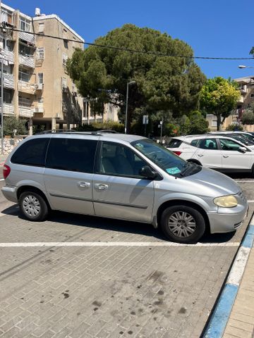 מודעת רכב קרייזלר וויאג'ר
