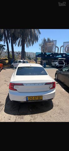 וולוו S90