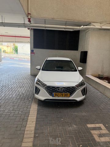 יונדאי איוניק