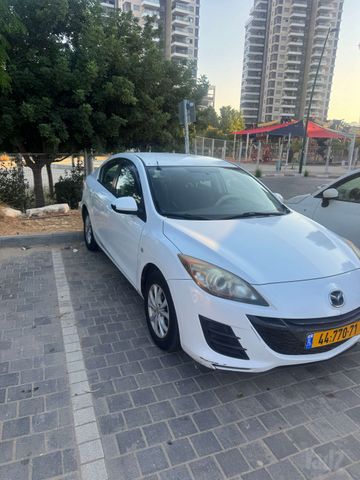 מודעת רכב מאזדה 3
