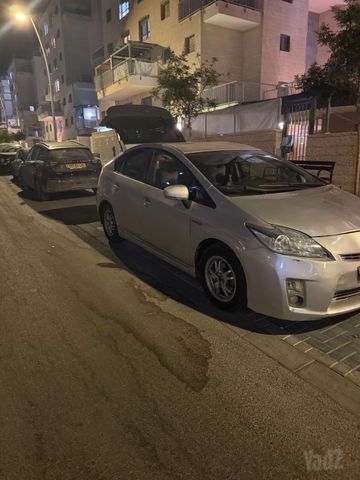 טויוטה פריוס