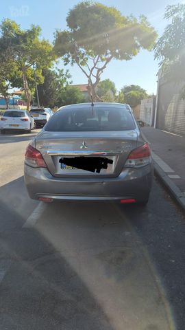 מיצובישי אטראז'