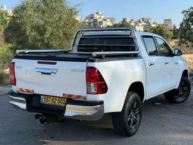 טויוטה היילקס