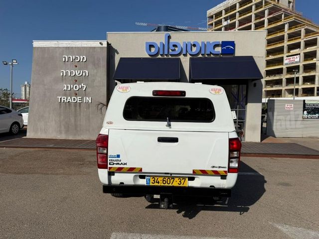 איסוזו די-מקס