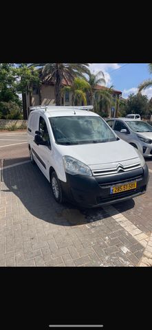 ברלינגו  Maxi ידני 8 מק 4 דל 1.6 (100 כ״ס)